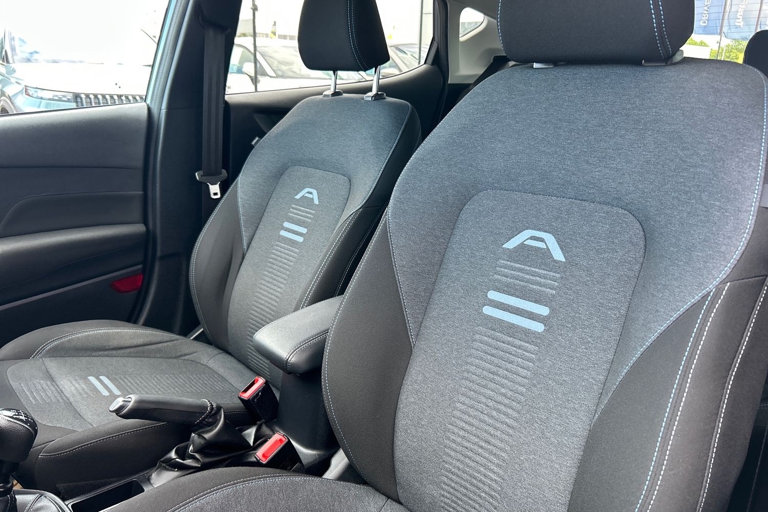 Ford Fiesta Photo 18