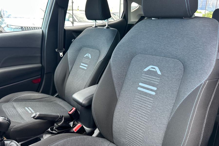 Ford Fiesta Photo autoimg-8c21ddb0b957a03b925d812575e4be23df93445f.jpg