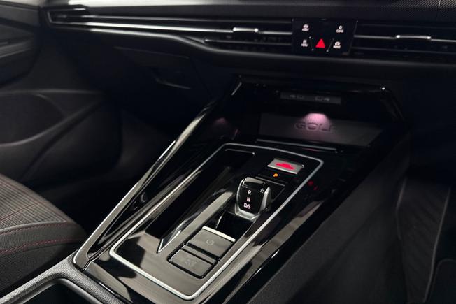 VOLKSWAGEN Golf Photo 23
