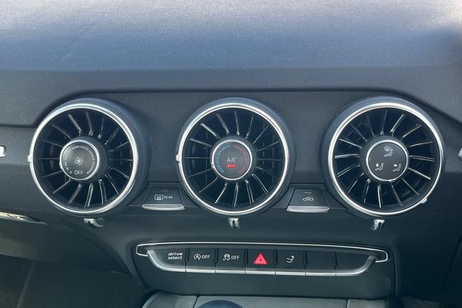 AUDI TT Photo 28