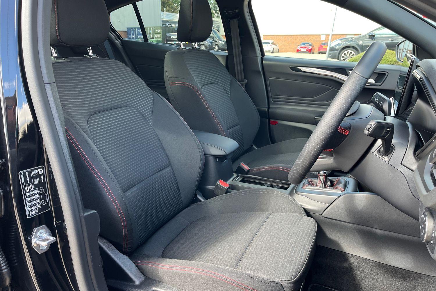 Ford Focus Photo 16