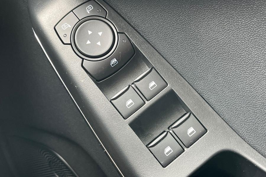 Ford FIESTA Photo autoimg-8c3093b4ac98ab702d3e9181444b620dac6def25.jpg