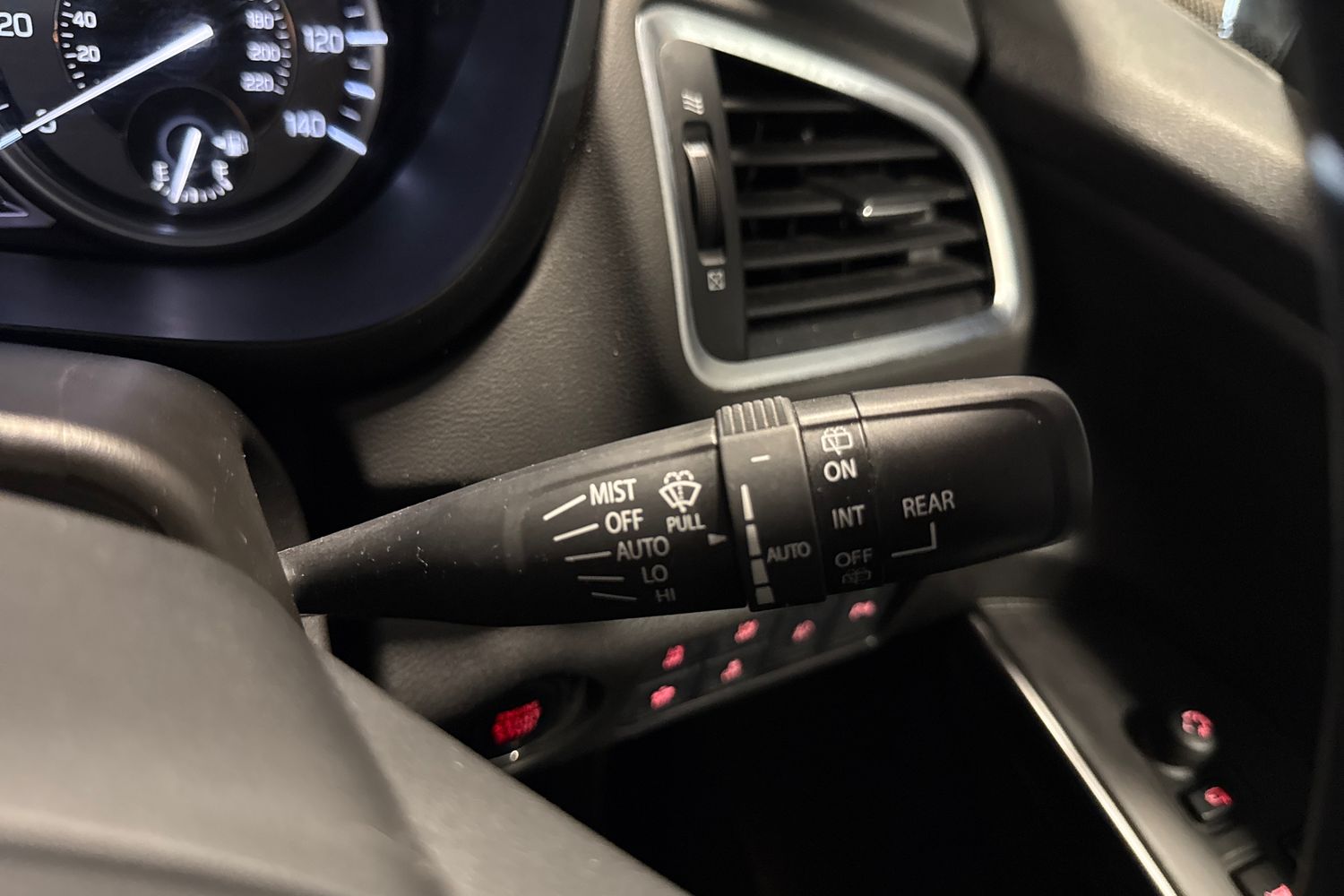 Suzuki S-Cross Photo 14