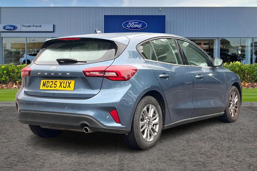 Ford FOCUS Photo autoimg-8c36bd1990847a97b76a6a006a975bc169963a53.jpg