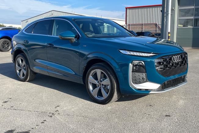 Audi  Q3 Sportback Photo 24