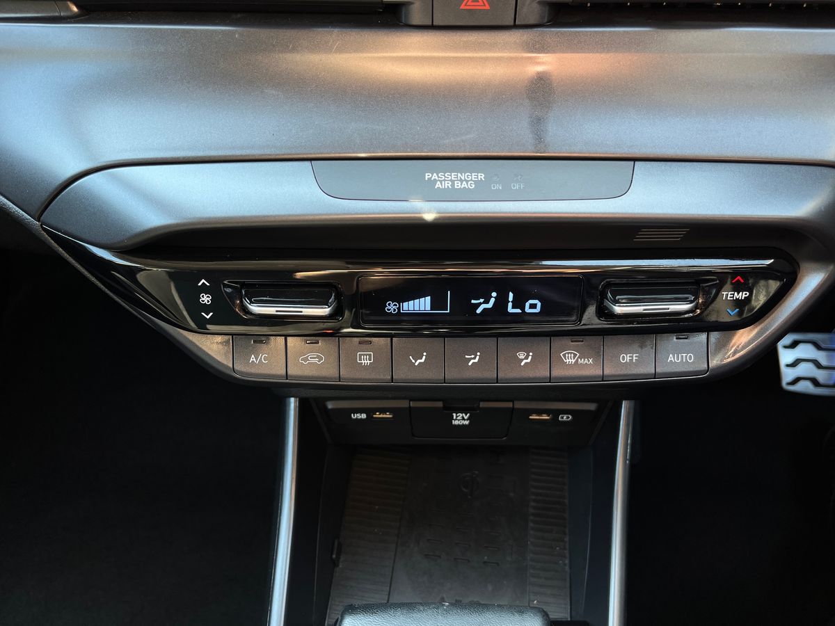 Hyundai BAYON Photo 12