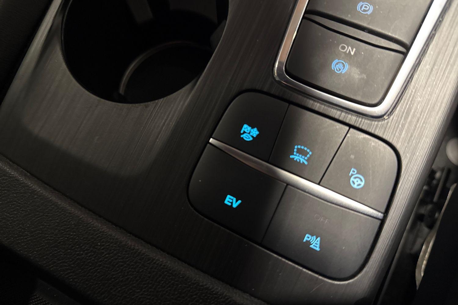 Ford KUGA Photo 35
