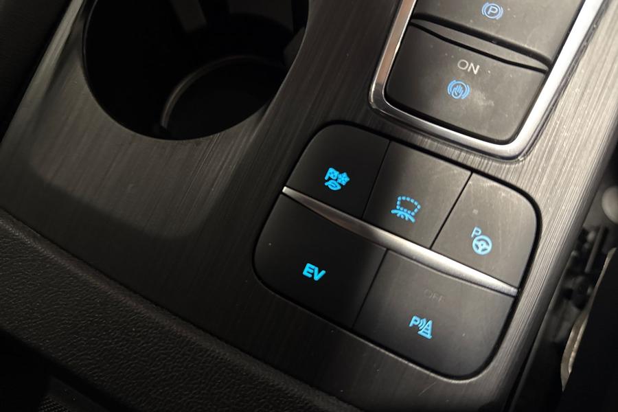 Ford KUGA Photo autoimg-8c3b6f3acdf488a374a435a562465bac5ee81430.jpg