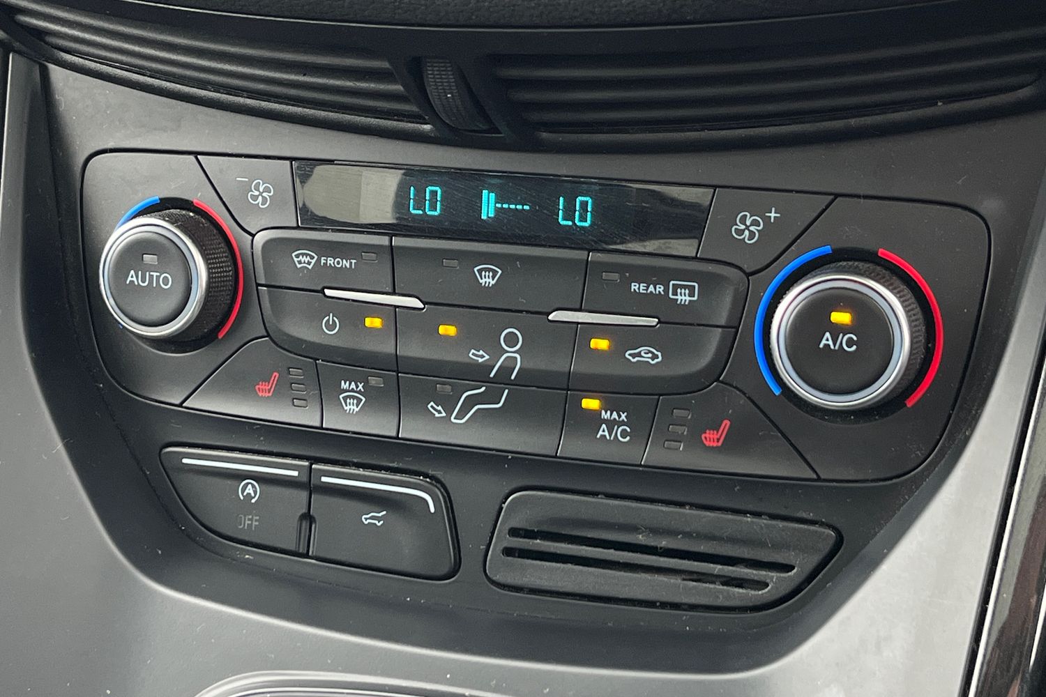 Ford KUGA Photo 34