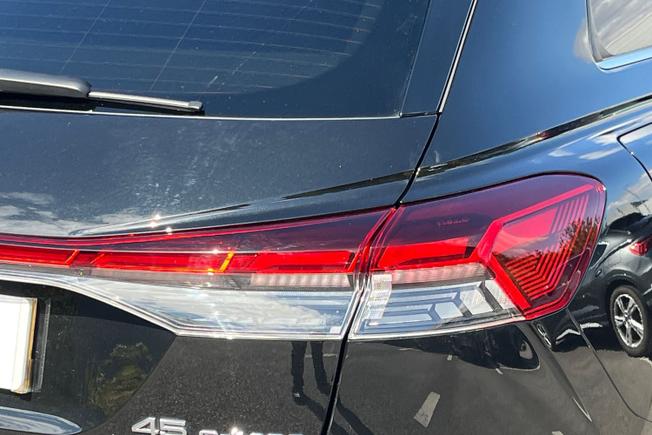 AUDI Q4 E-Tron Photo 18