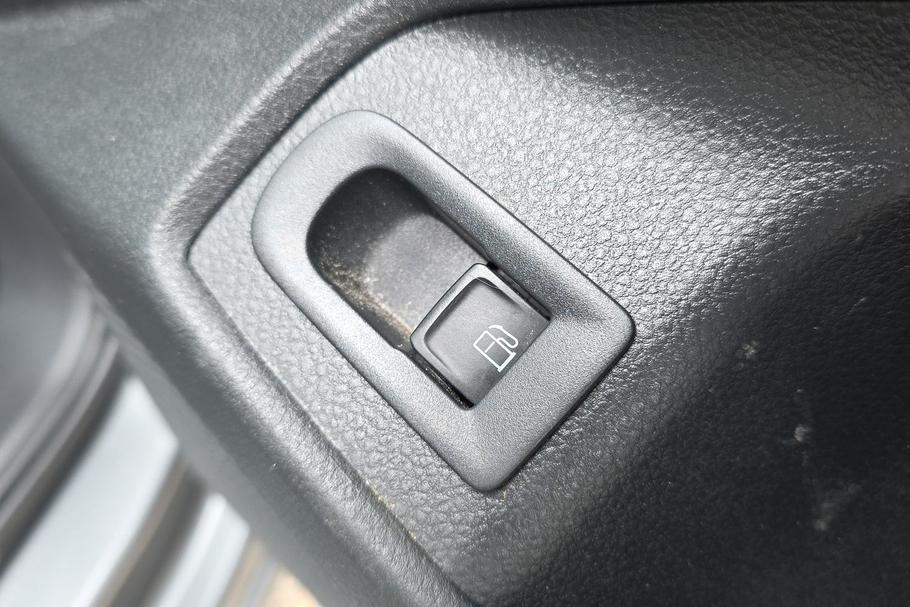 Used FORD TRANSIT CONNECT WR75HYN 24