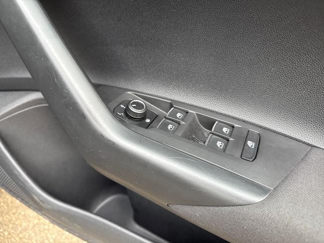 VOLKSWAGEN Polo Photo 25