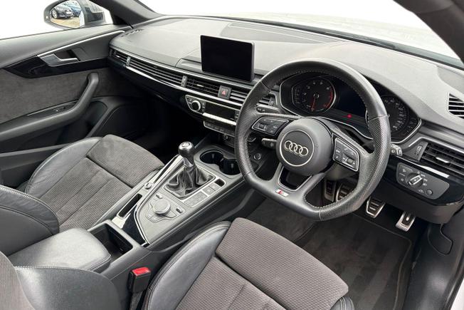 AUDI A4 Avant Photo 6