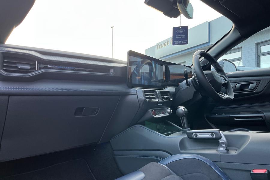 Ford MUSTANG Photo autoimg-8c443a1e5fa4d6fb5de5c66ad8d19c1013b27b1f.jpg