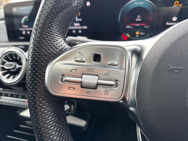 MERCEDES-BENZ CLA Photo 16