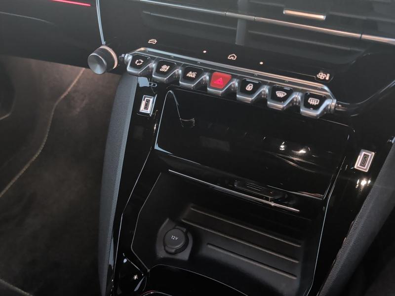 Used Peugeot E-2008 NX74YOO 23