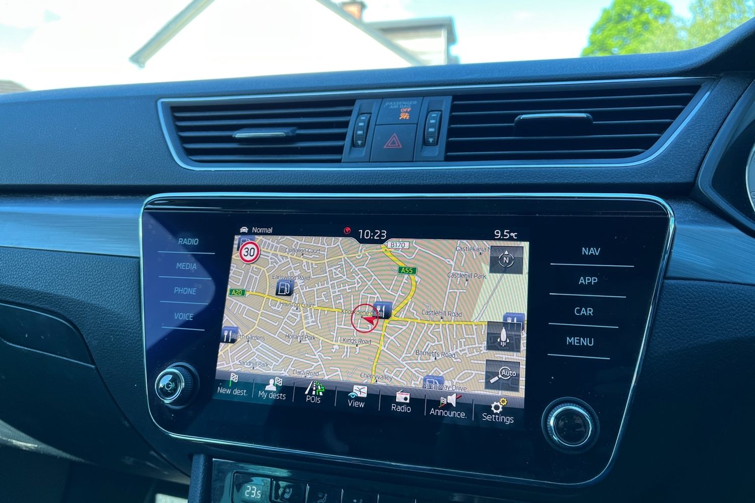 Skoda SUPERB Photo 32