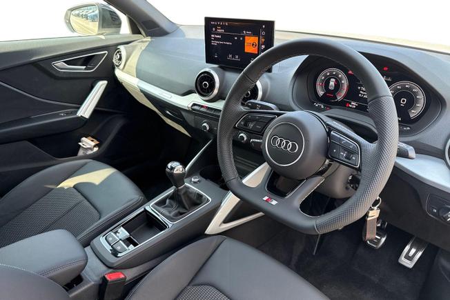 AUDI Q2 Photo 6