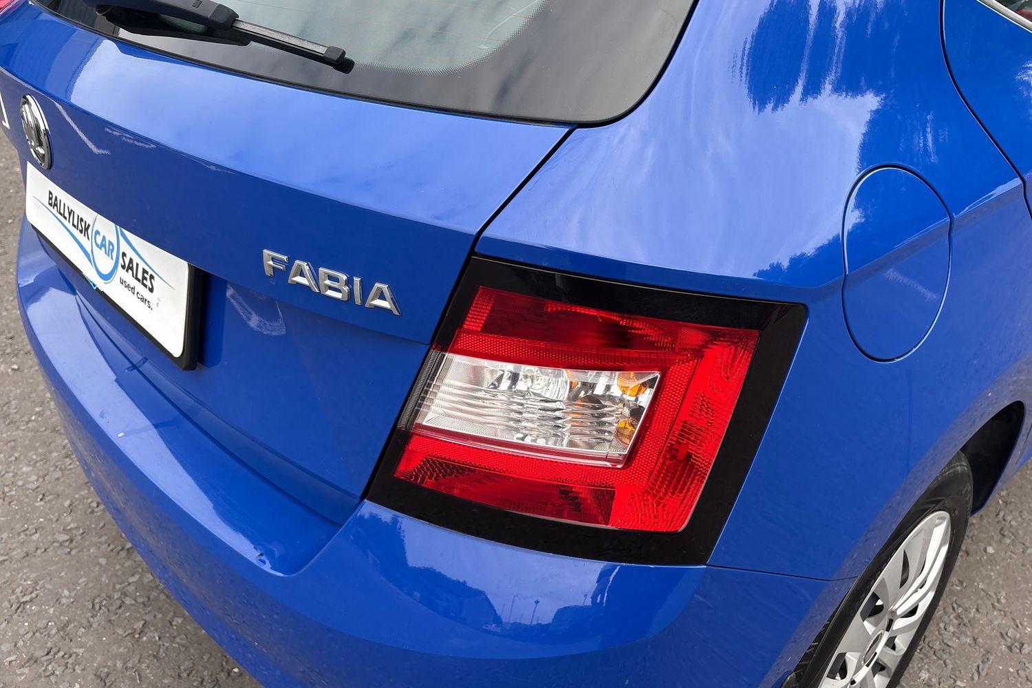 2019 Skoda Fabia 1.0 MPI 60PS S in Blue with 34K - vehicle photo 10 for sale on PureCar