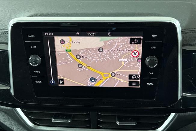 VOLKSWAGEN T-Roc Photo 14
