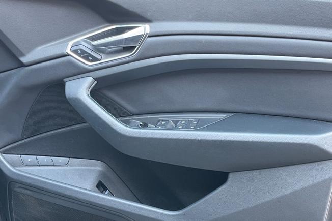 Audi E-TRON Photo 40