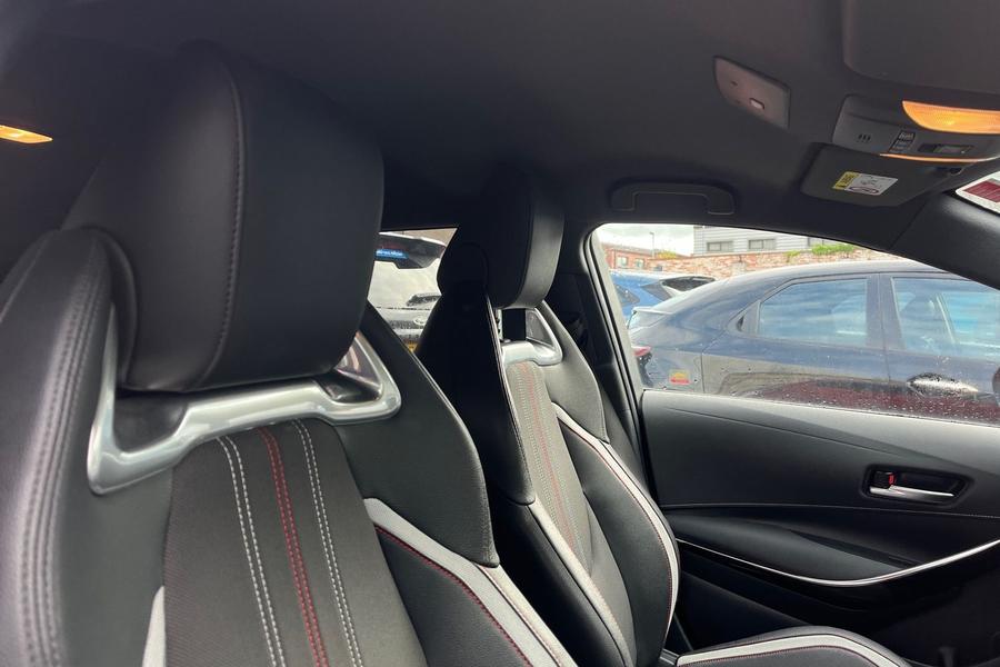 Toyota COROLLA Photo autoimg-8c528ddcd35b574fecfdc90a14d99b07a92d7e56.jpg