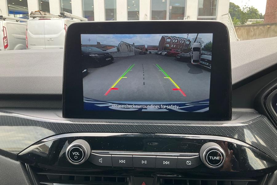 Ford Kuga Photo autoimg-8c52de3291bdbbcfd5ead9196d3e05c72023b9bb.jpg
