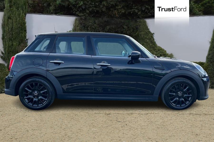 MINI Hatch Photo autoimg-8c54e0756d0b1a23a4a0be68b0e9fb05b1c7eca7.jpg