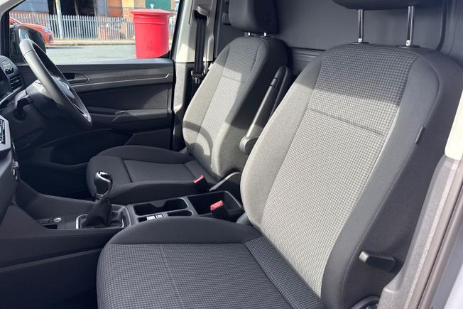 VOLKSWAGEN Caddy Photo 22