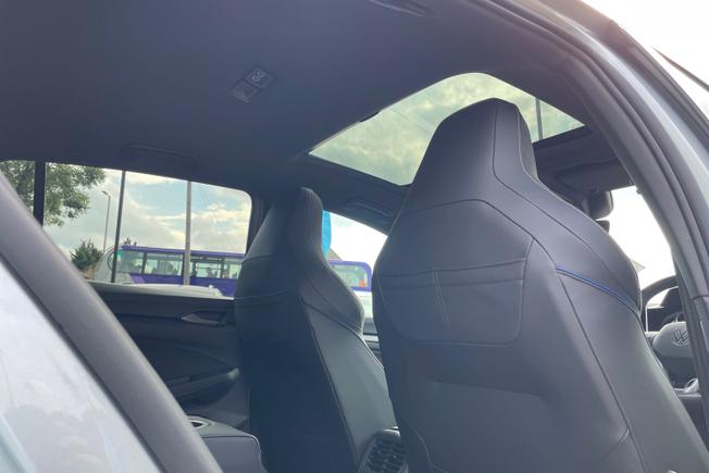 VOLKSWAGEN Golf Photo 36