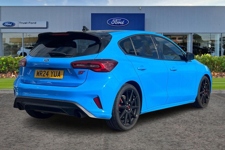 Ford FOCUS Photo autoimg-8c640f0f7002764130fdab49e18e2aa136542cb8.jpg