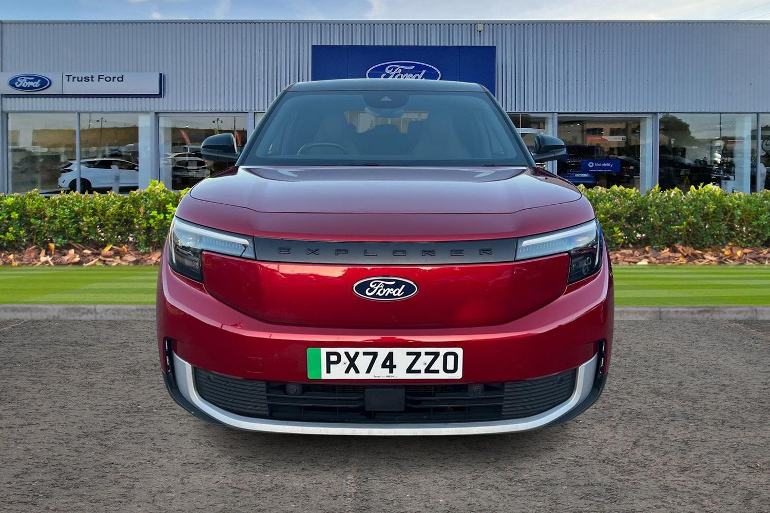 Ford Explorer Photo 5