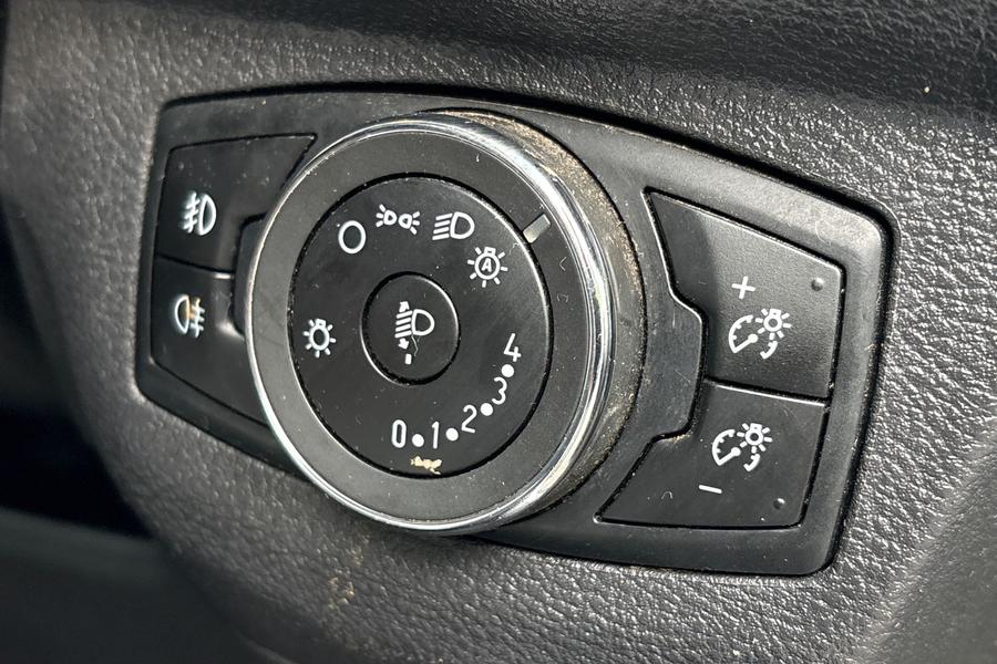 Ford TRANSIT COURIER Photo autoimg-8c6ed9db1c9b56e8e43a4289d5af9b90bba36990.jpg