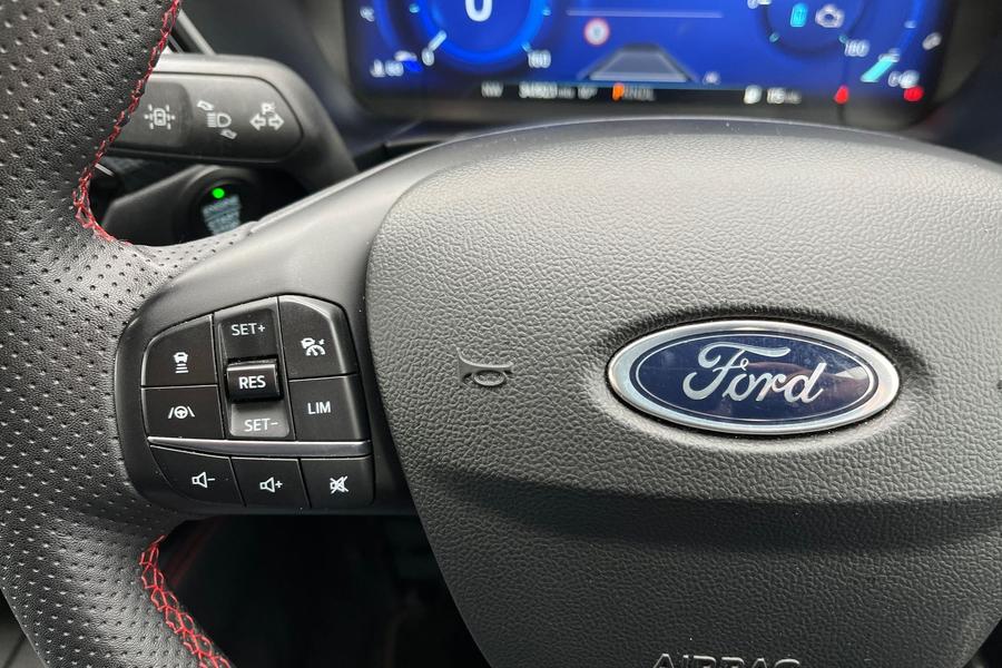 Ford Kuga Photo autoimg-8c6f009ff3e1dcb8bb496feca392d6f7a6c7f730.jpg