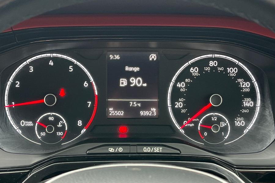 Volkswagen POLO Photo autoimg-8c7503f3b3e251be11c7f0b2d50f3178380f4a56.jpg