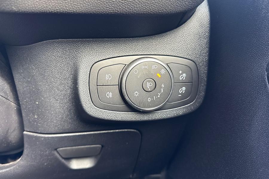 Ford FIESTA Photo autoimg-8c75580a27e3f9a3cd3a3e058513322e91d8ab98.jpg
