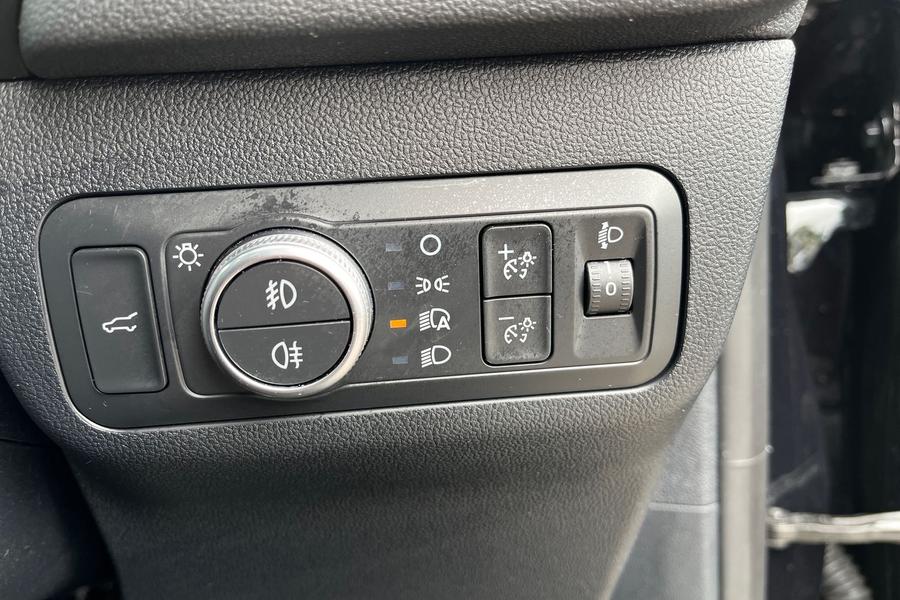 Ford KUGA Photo autoimg-8c75aa1b74d4ac1f77103a762b2c155e3ee6cb36.jpg