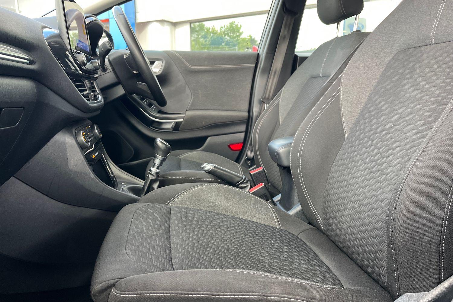 Ford PUMA Photo 18