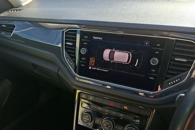 VOLKSWAGEN T-Roc Photo 21