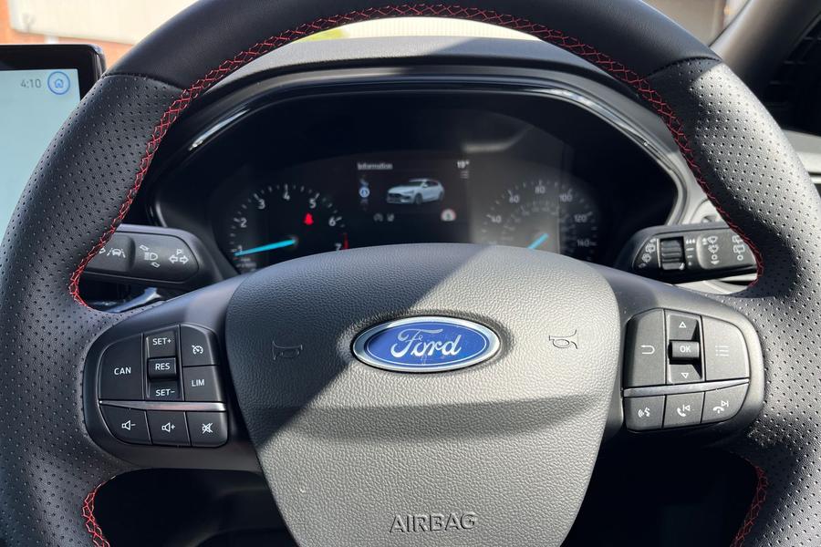 Ford Focus Photo autoimg-8c872bdce446c01848d614868c41e82b124f19e0.jpg