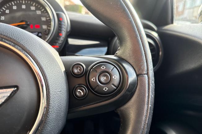 MINI Hatchback Photo 17