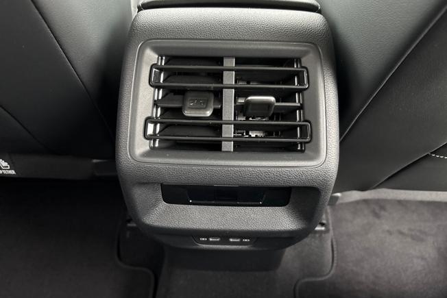 VOLKSWAGEN  Tiguan  Photo 30