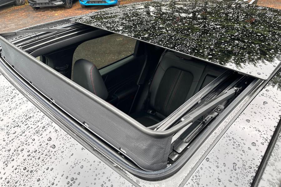 Ford KUGA Photo autoimg-8c8bbe65721e0595f0009689daa8ced79f40c63c.jpg