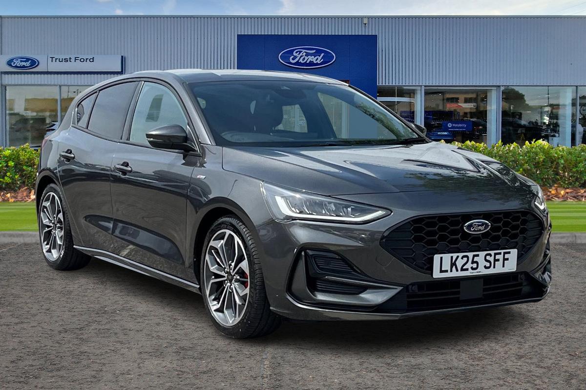 Ford Focus listing photo