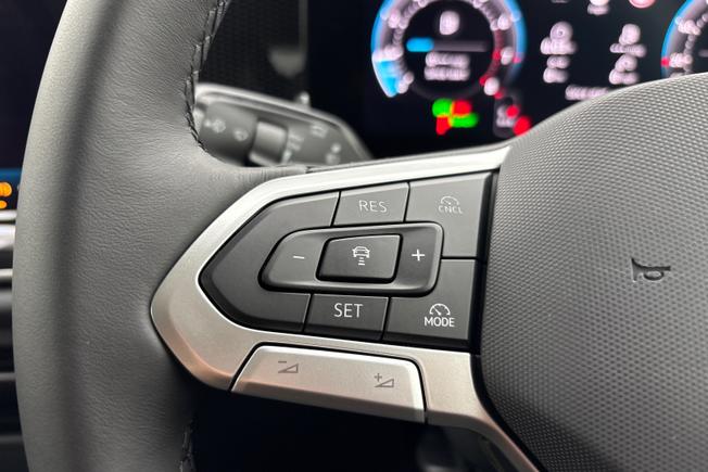 VOLKSWAGEN  Tiguan  Photo 16