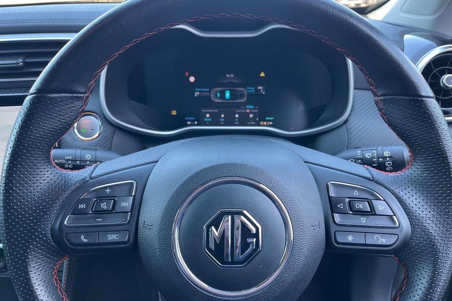 MG MG ZS Photo autoimg-8c8f220ac3db8de574a319fd6f2ee13b6284fb73.jpg