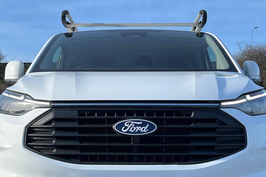 Used Ford TRANSIT CUSTOM EO24XNG 26