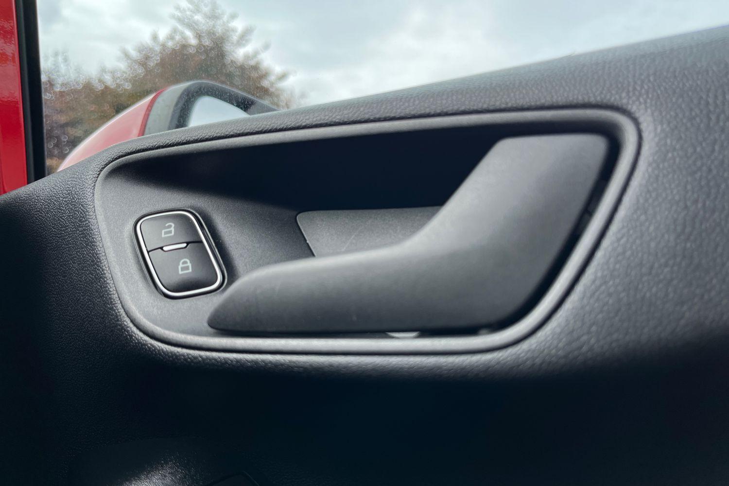 Ford Fiesta Photo 23