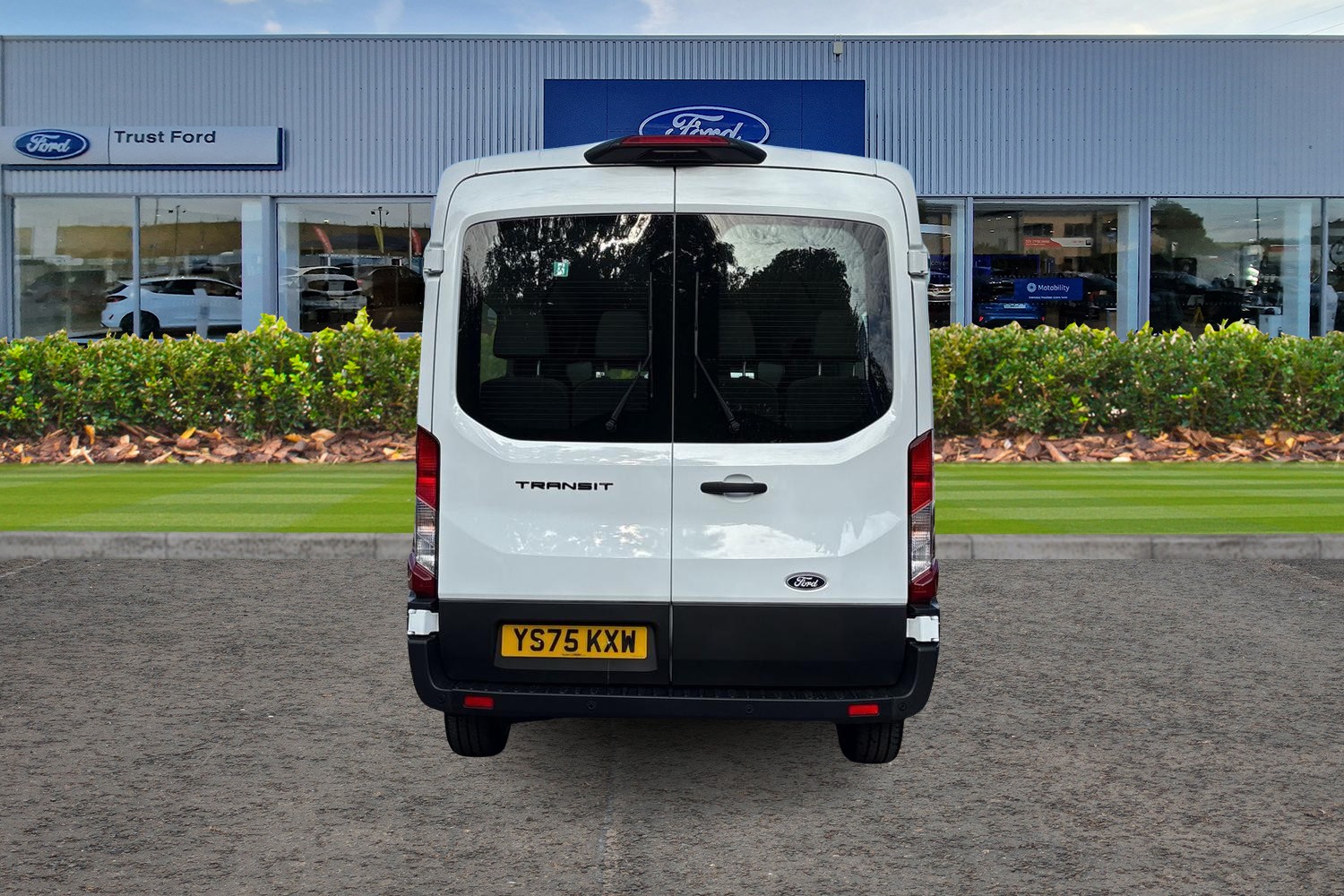 Ford Transit Photo 12