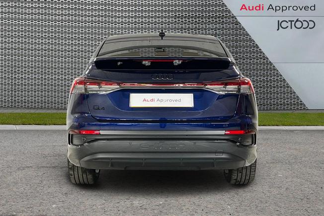 AUDI Q4 e-tron Photo 7